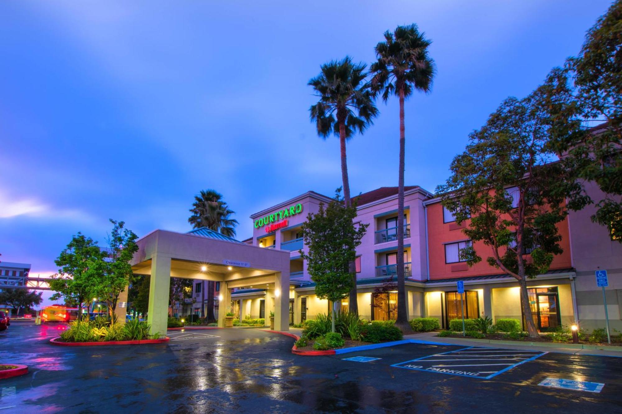 Hotel Courtyard By Marriott Oakland Airport Exterior foto