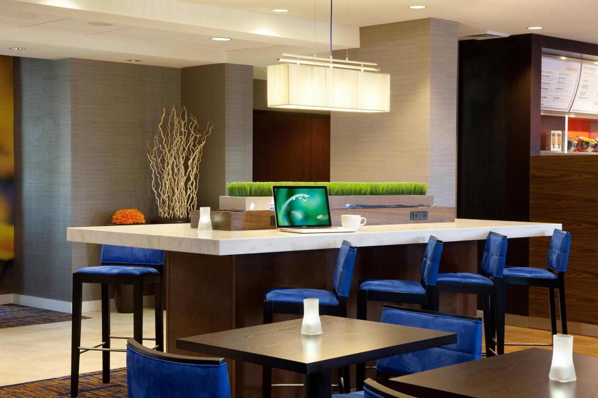 Hotel Courtyard By Marriott Oakland Airport Exterior foto