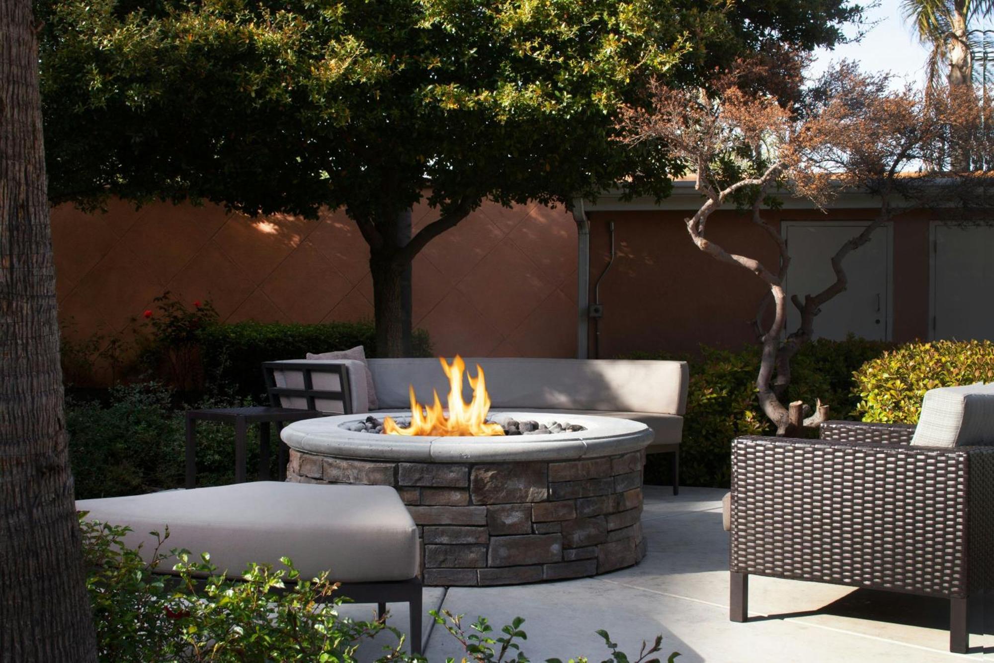 Hotel Courtyard By Marriott Oakland Airport Exterior foto