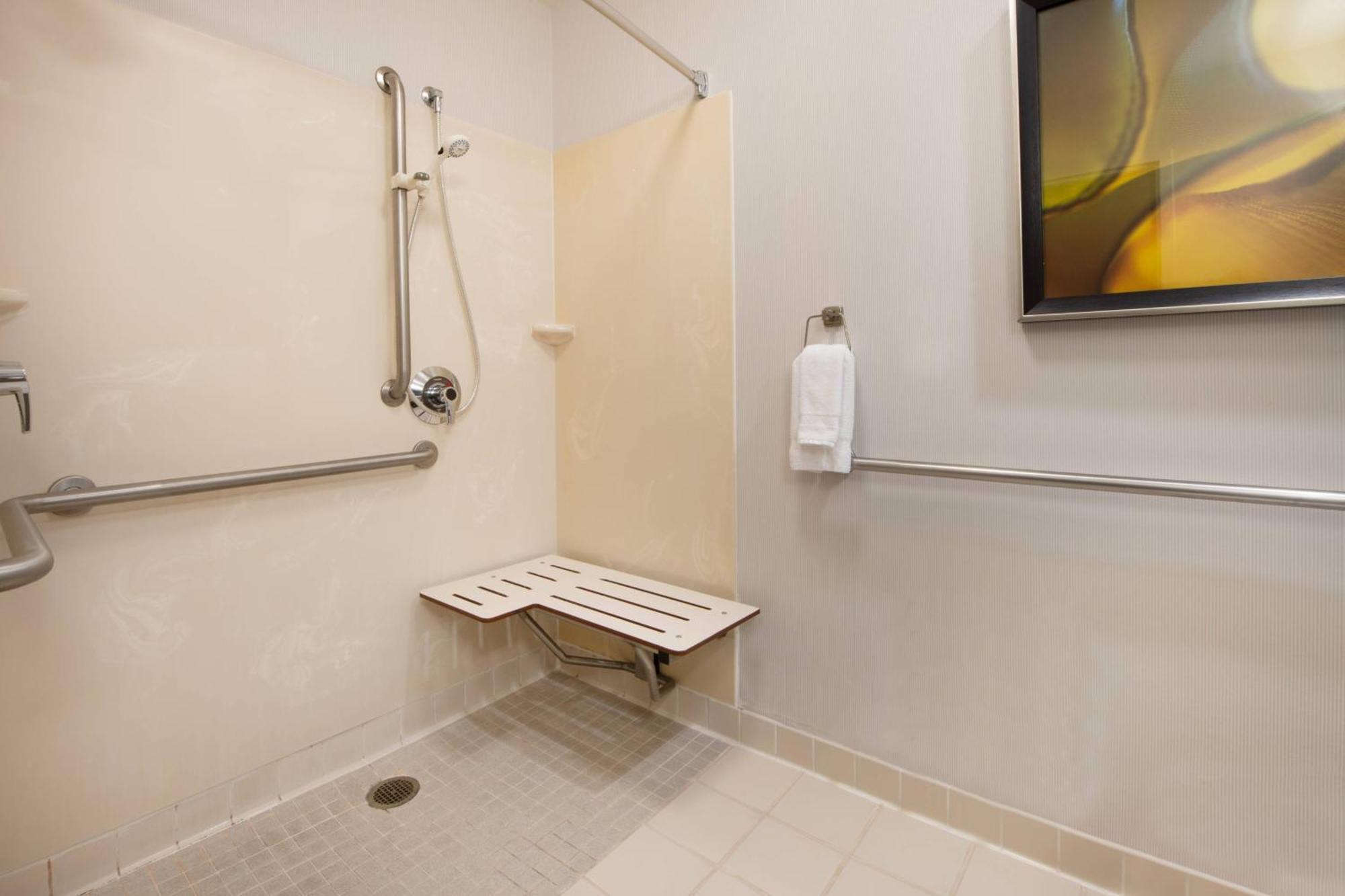 Hotel Courtyard By Marriott Oakland Airport Exterior foto