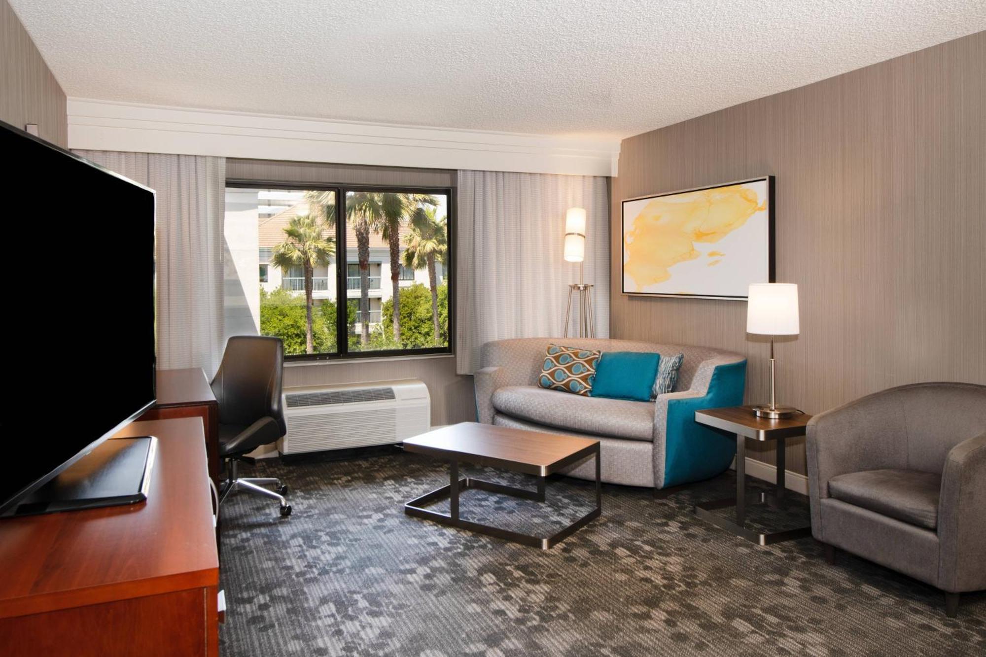 Hotel Courtyard By Marriott Oakland Airport Exterior foto
