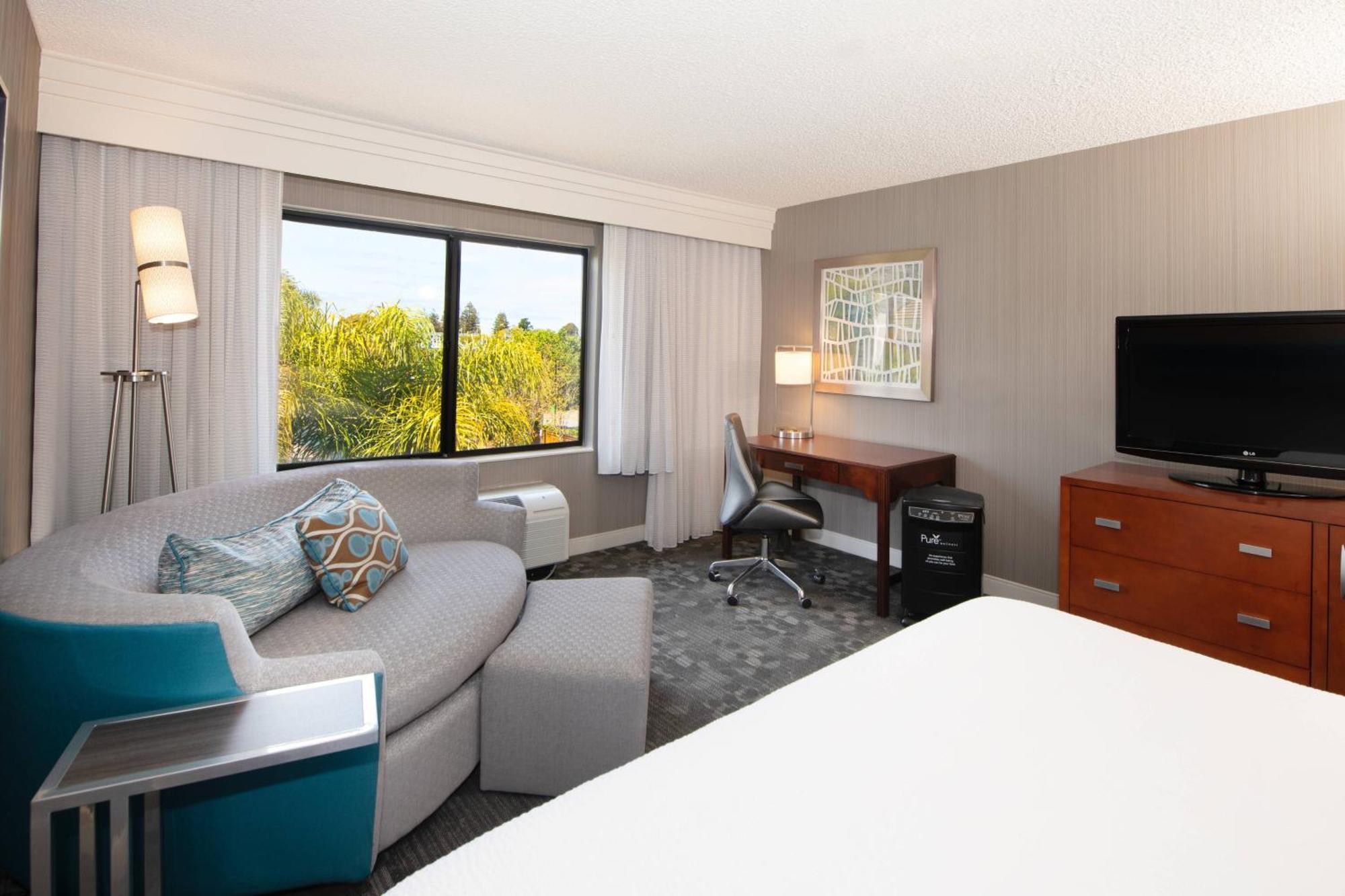 Hotel Courtyard By Marriott Oakland Airport Exterior foto