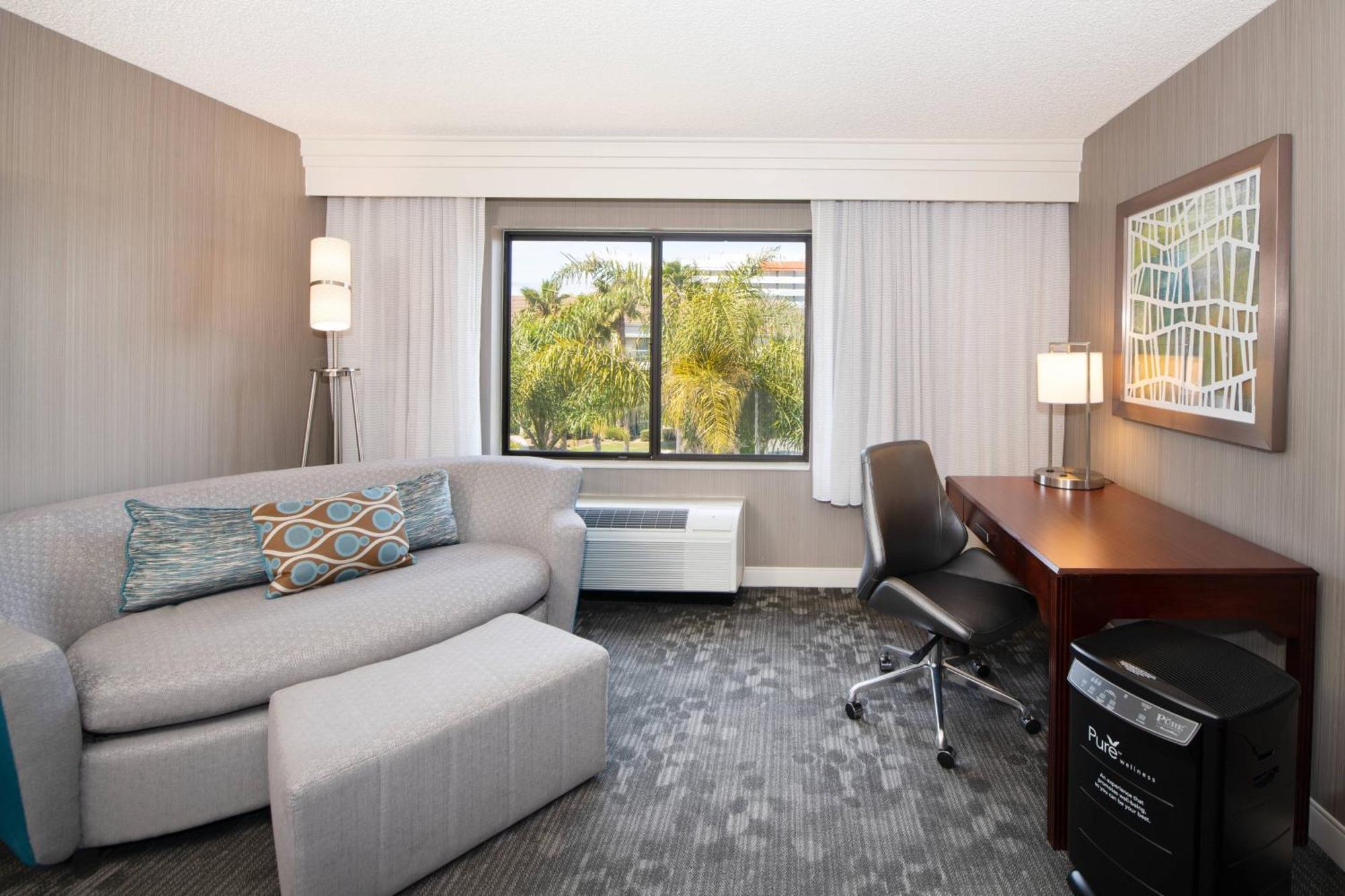 Hotel Courtyard By Marriott Oakland Airport Exterior foto