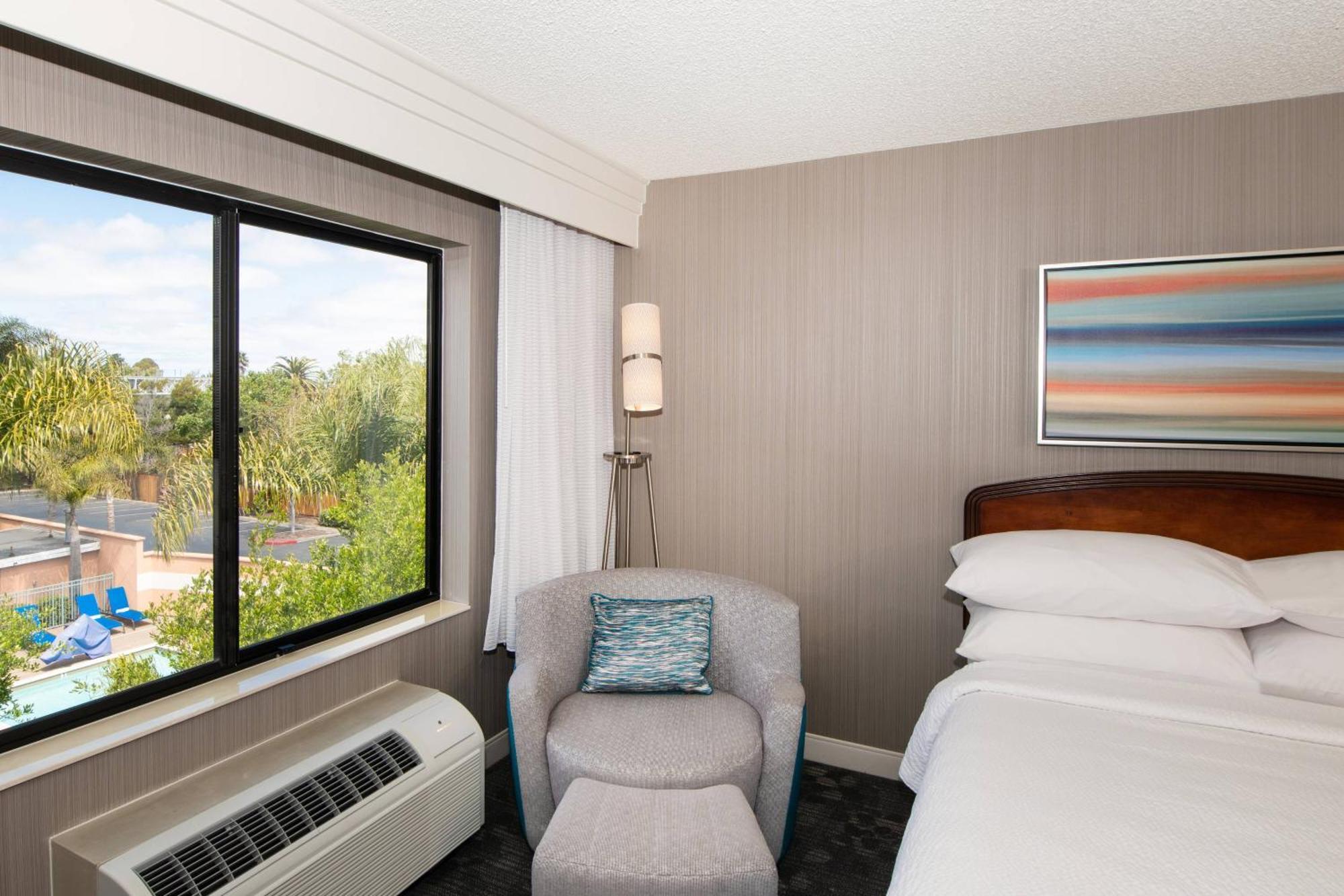 Hotel Courtyard By Marriott Oakland Airport Exterior foto