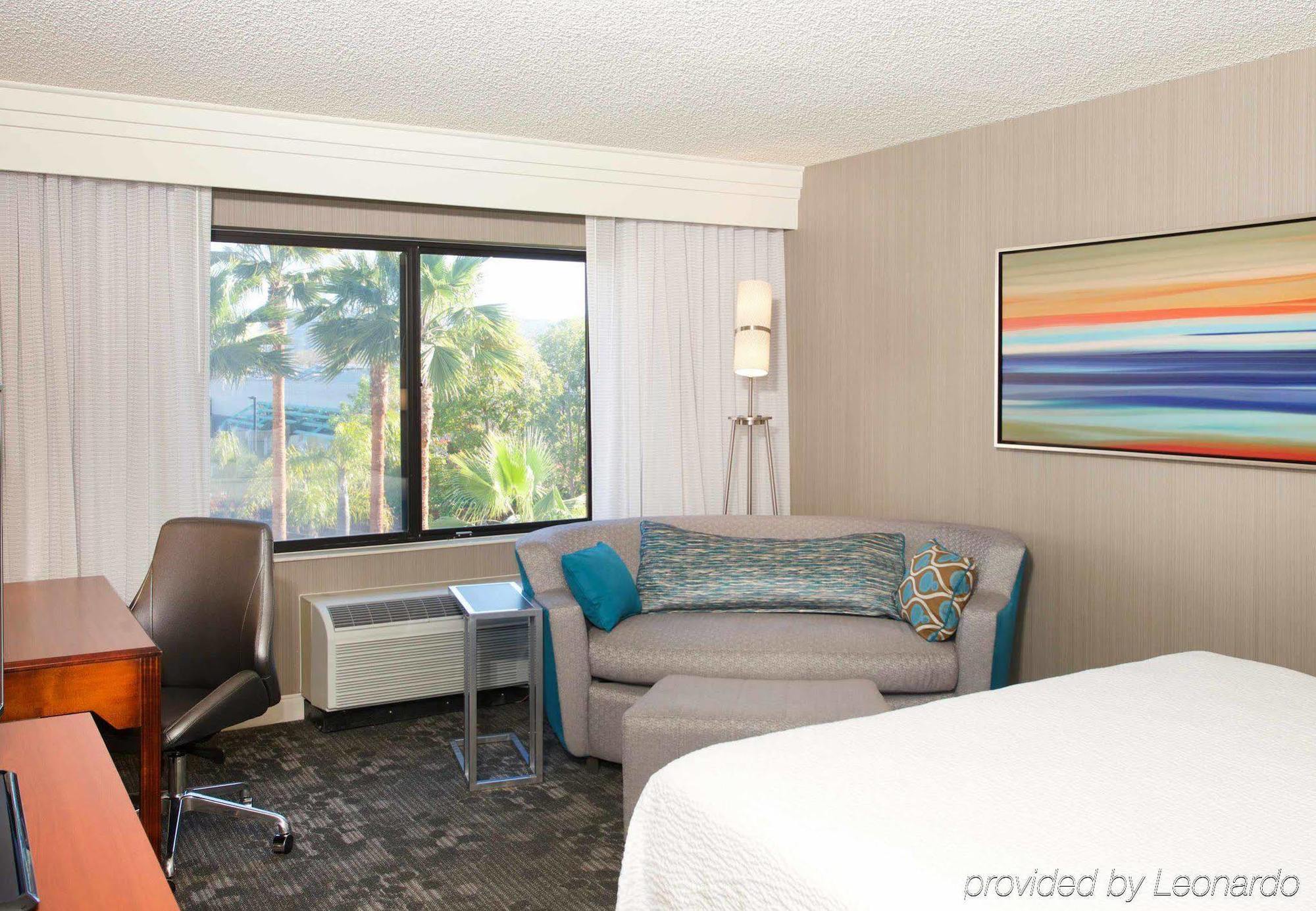 Hotel Courtyard By Marriott Oakland Airport Exterior foto