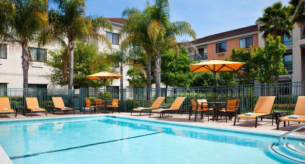 Hotel Courtyard By Marriott Oakland Airport Exterior foto